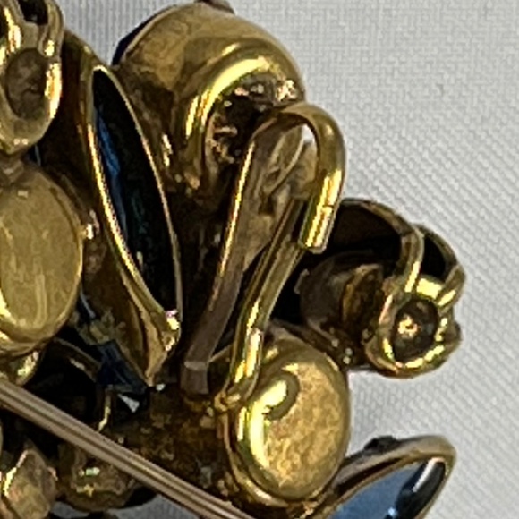 Vintage Flower Brooch w/clip Earrings + Pendant Hook. - Picture 4 of 13